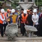 Parosil Resmikan Proyek Jalan Suoh: Rp4,92 Miliar untuk 1,2 KM Pertama