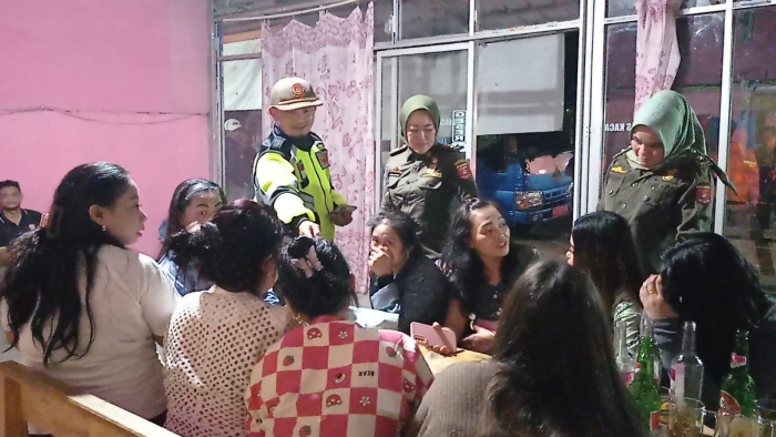 Operasi Malam Satpol PP Lampung Barat: 17 PSK dan Puluhan Botol Miras Diamankan