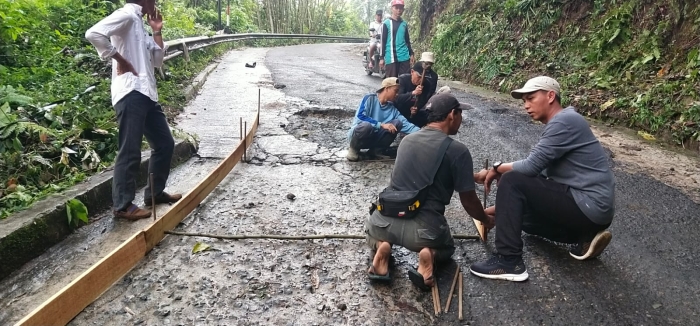 Tanjakan Sukarame Mulai Diperbaiki, Warga Sukarame Bergerak Tanpa Menunggu Janji