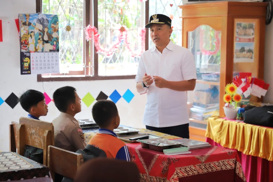 Parosil Tinjau MBG di Sekolah, Pastikan Aman Dikonsumsi Siswa