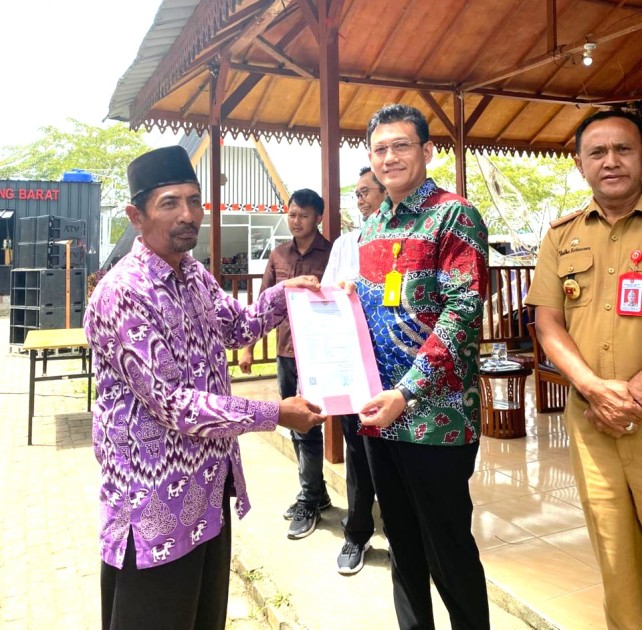 Kantor Pertanahan Lampung Barat Perkuat Reforma Agraria Lewat Penyerahan STDB bagi Petani Kopi KRA Pekon Waspada
