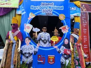Budaya, Apresiasi, dan Pesan Moral Warnai Hari Guru Nasional 2025 di Lampung Barat
