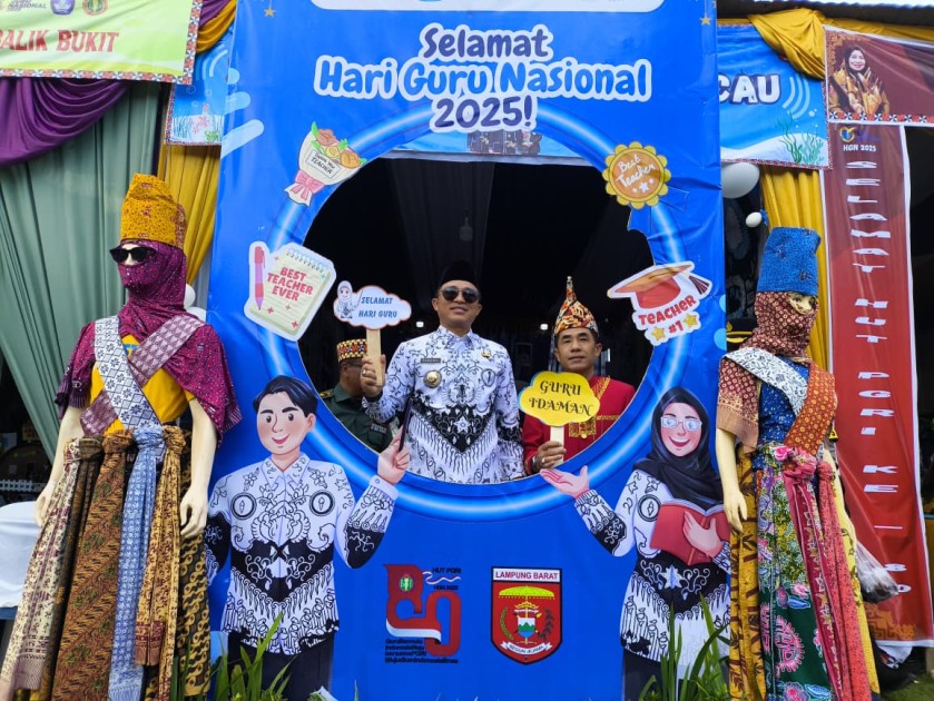 Budaya, Apresiasi, dan Pesan Moral Warnai Hari Guru Nasional 2025 di Lampung Barat